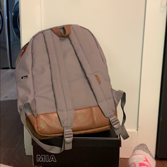 Herschel Backpack - Picture 2 of 3